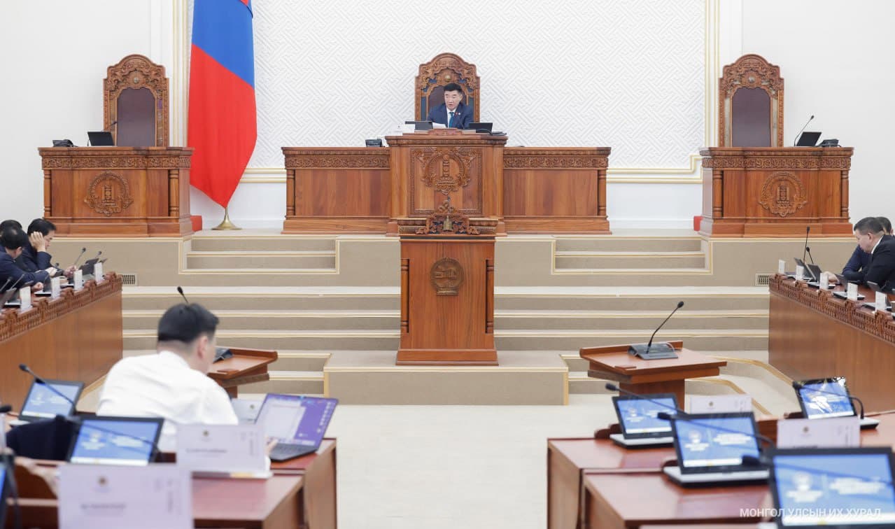 Үндсэн хуулийн цэцийн 02 дугаар дүгнэлтийг хүлээн авч хэлэлцлээ