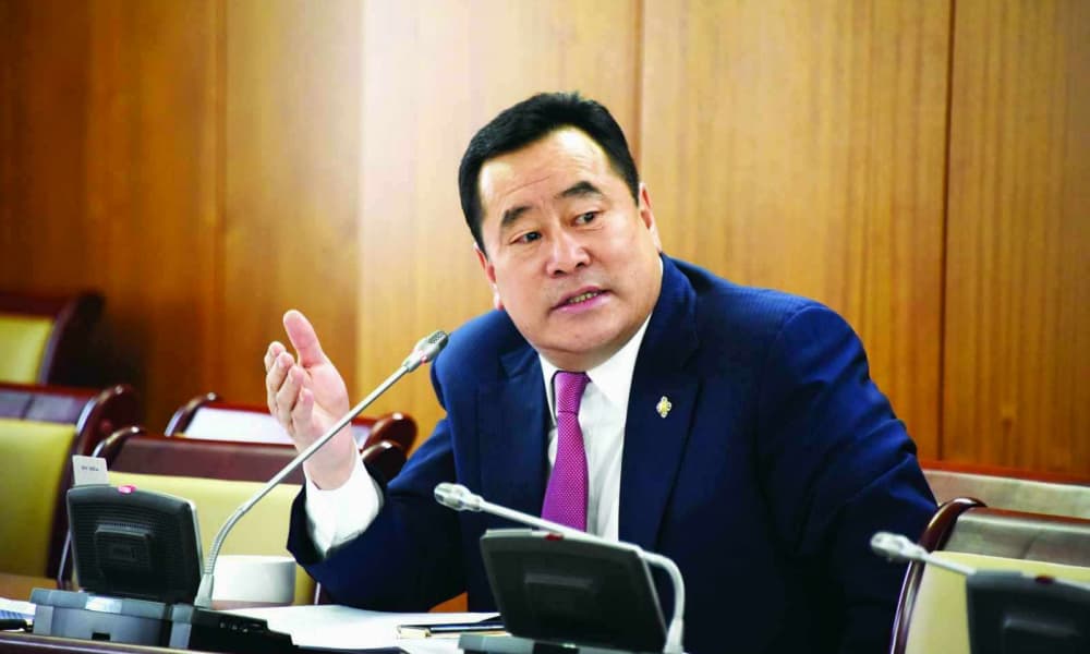 УИХ-ын гишүүн асан Я.Санжмятав ИЗНН-д элсэв