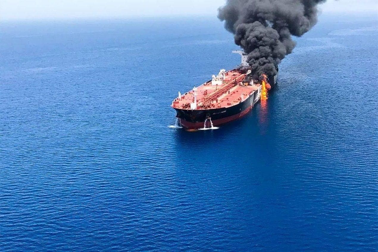 Хар тэнгист газрын тосны танкер дроны халдлагад өртөж, их хэмжээний гал гарчээ