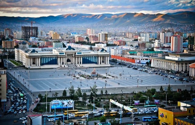 Улаанбаатарт 14 хэм дулаан, бага зэргийн бороотой