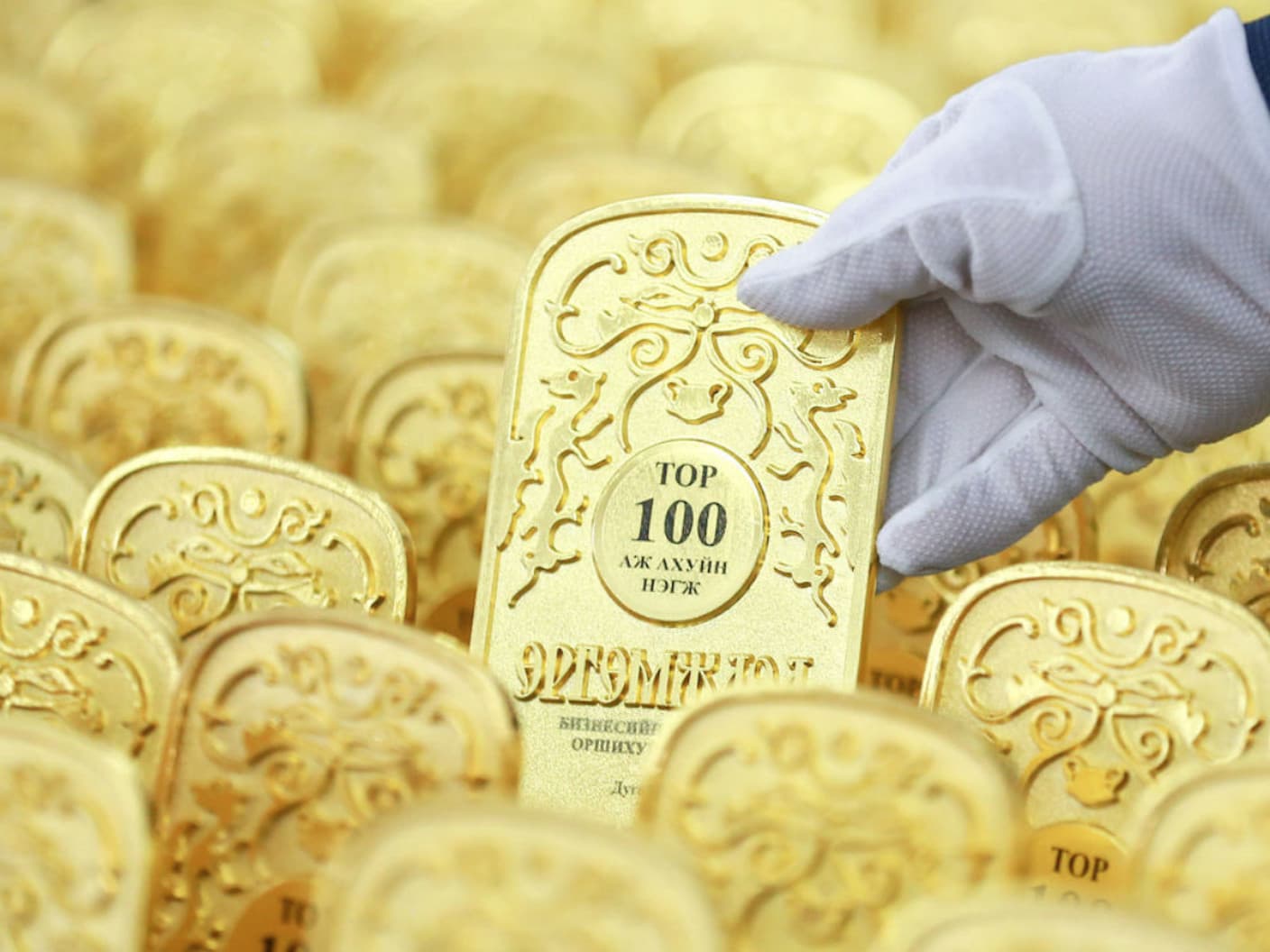 Монголын ТОП-100 аж ахуйн нэгжийг зарлалаа, “Оюутолгой” компани жагсаалтыг тэргүүлэв